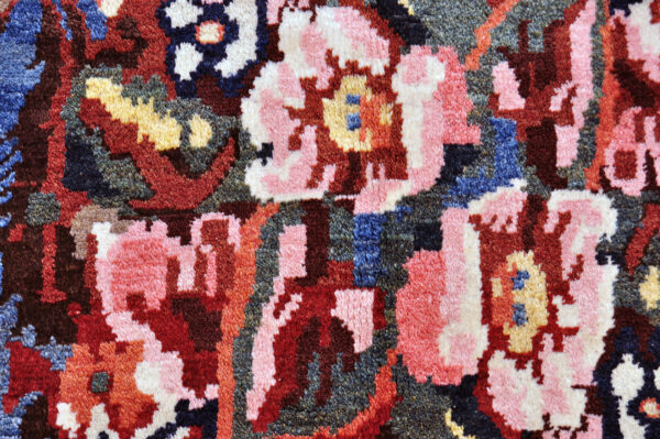 <a class="more-link" href="https://dingo.gallery/product/persian-bakhtiari-gol-farang-rug-8-ft-by-6-ft/">Continue Reading →</a> BA0109_8x5-8_O3_06w
