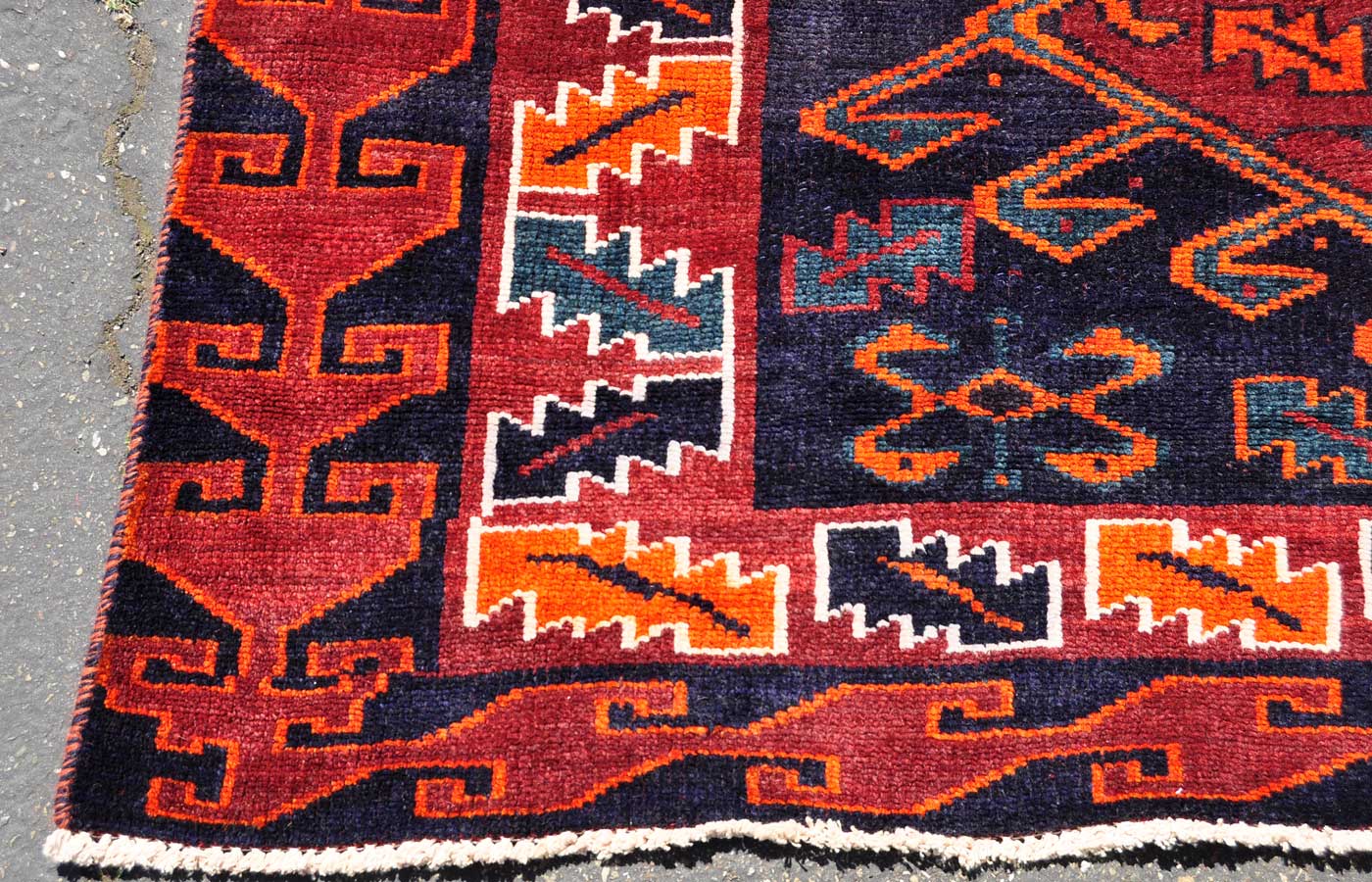 <a class="more-link" href="https://dingo.gallery/product/persian-shiraz-geometric-rug-9-ft-by-6-ft/">Continue Reading →</a> S0176_9x6_DD_09w