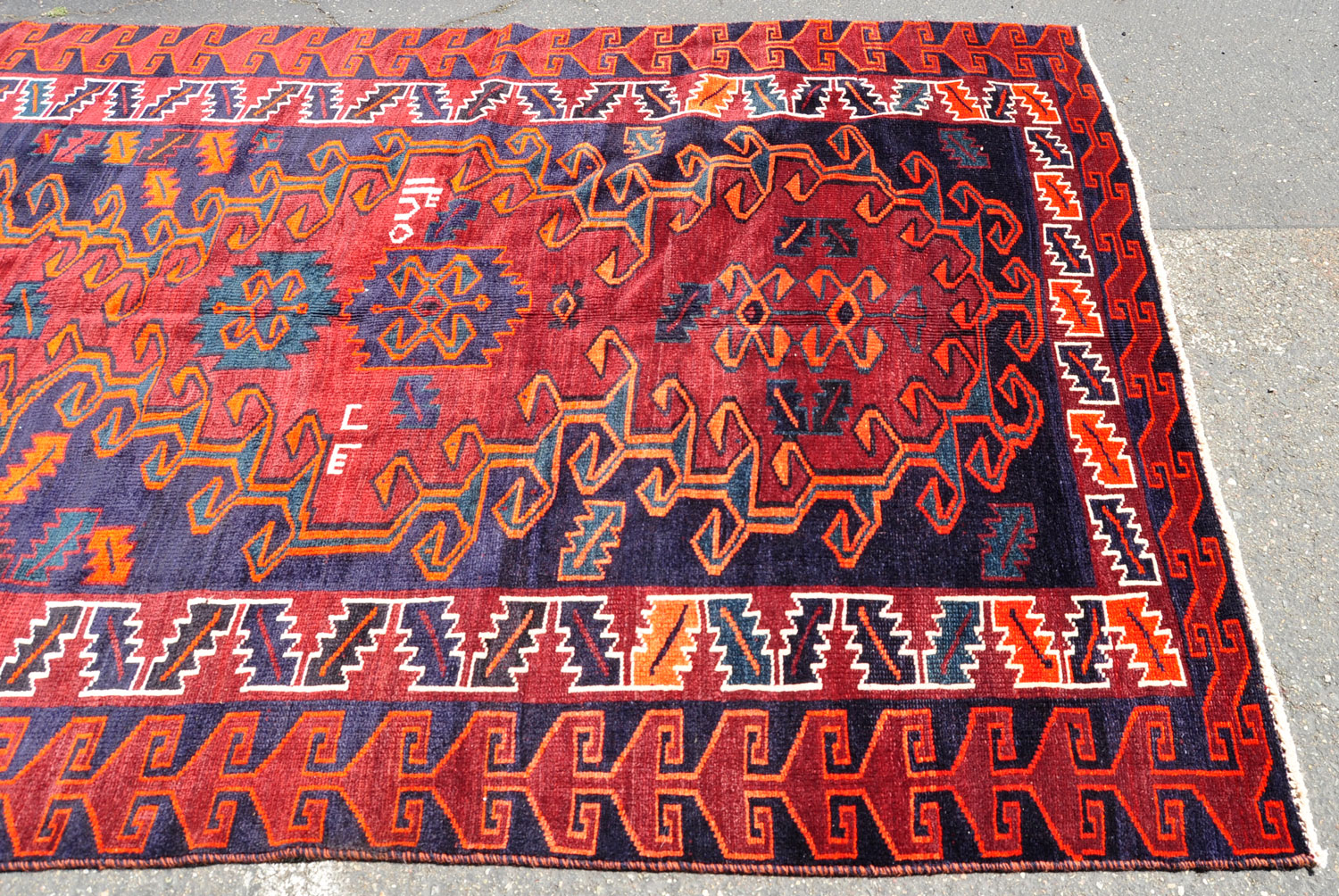 <a class="more-link" href="https://dingo.gallery/product/persian-shiraz-geometric-rug-9-ft-by-6-ft/">Continue Reading →</a> S0176_9x6_DD_12w