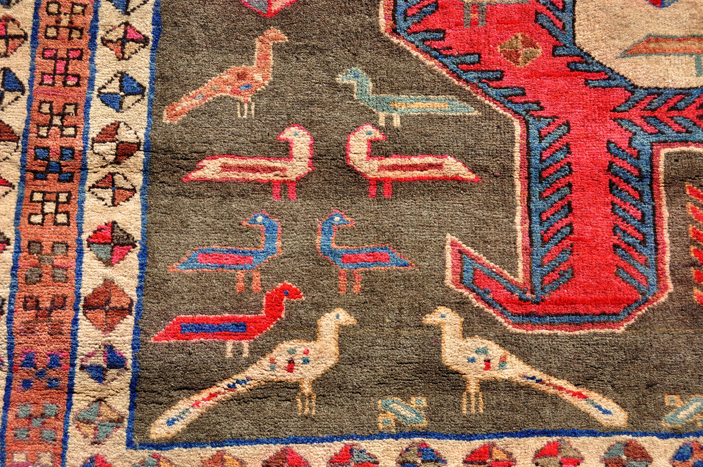 <a class="more-link" href="https://dingo.gallery/product/runner-sarabi-lenkoran-motif-bird-rug-9-ft-5-in-by-4-ft-5-in/">Continue Reading →</a> LK0007B_9-5×4-5_i14_10w