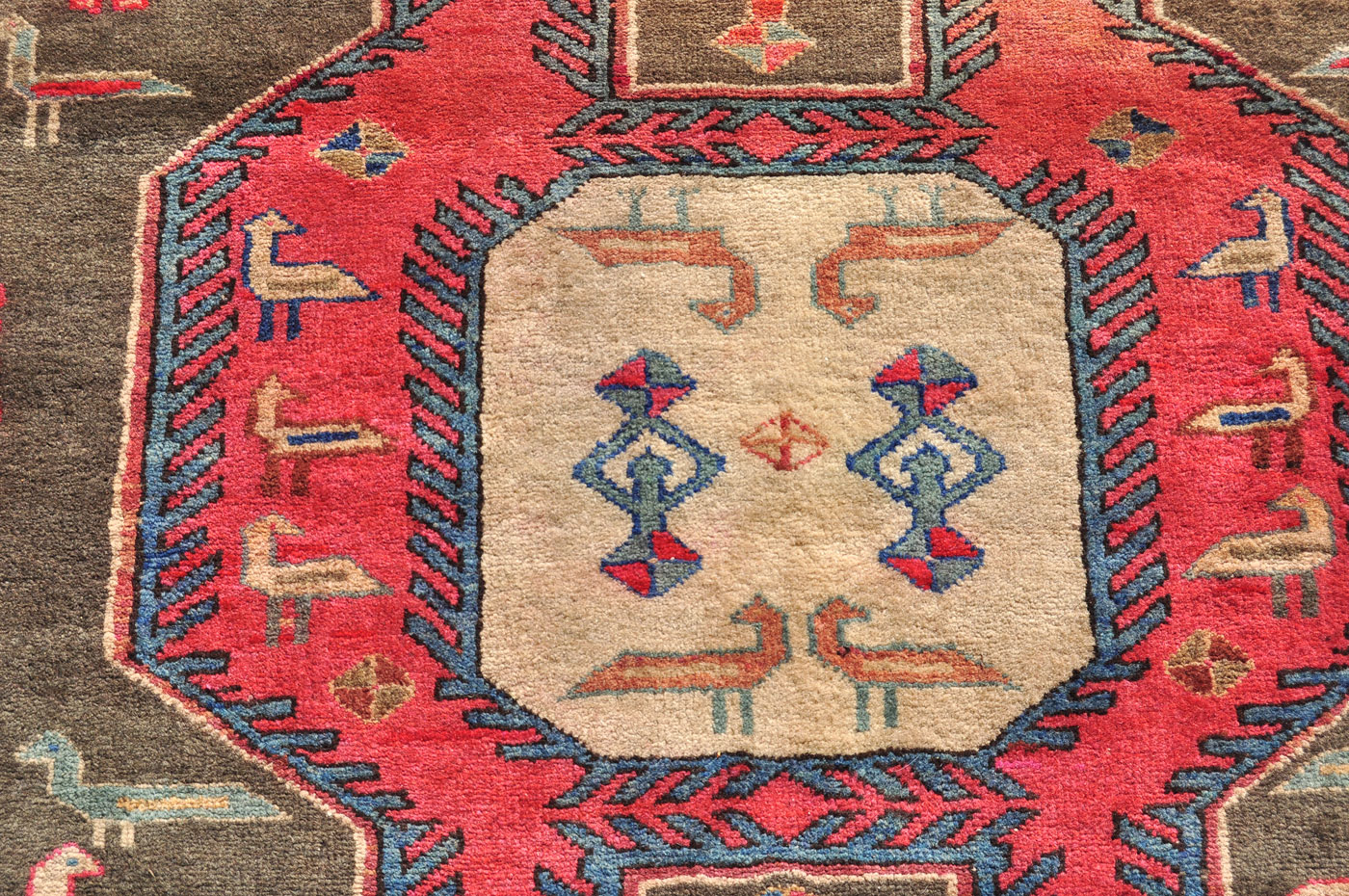 <a class="more-link" href="https://dingo.gallery/product/runner-sarabi-lenkoran-motif-bird-rug-9-ft-5-in-by-4-ft-5-in/">Continue Reading →</a> LK0007B_9-5×4-5_i14_12w