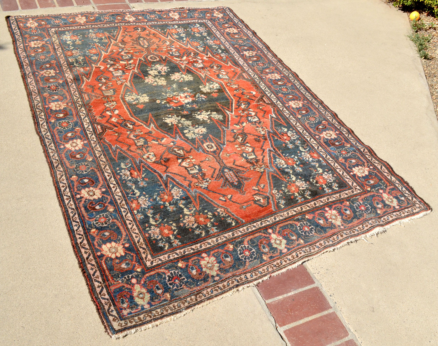 <a class="more-link" href="https://dingo.gallery/product/persian-village-mazlaghan-tribal-rug-6-ft-10-in-by-4-ft-7-in/">Continue Reading →</a> Mazlaghan Hamadan Gol Farang rug Persian