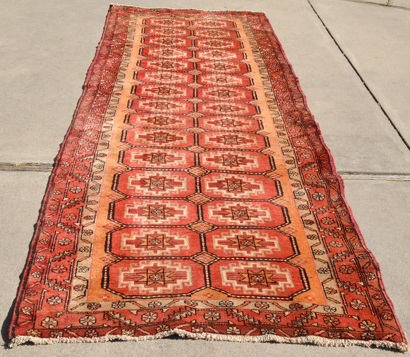 <a class="more-link" href="https://dingo.gallery/product/runner-shirvan-geometric-caucasian-rug-10-ft-3-in-by-4-ft/">Continue Reading →</a> SV0012_10-3x4_N21_01w