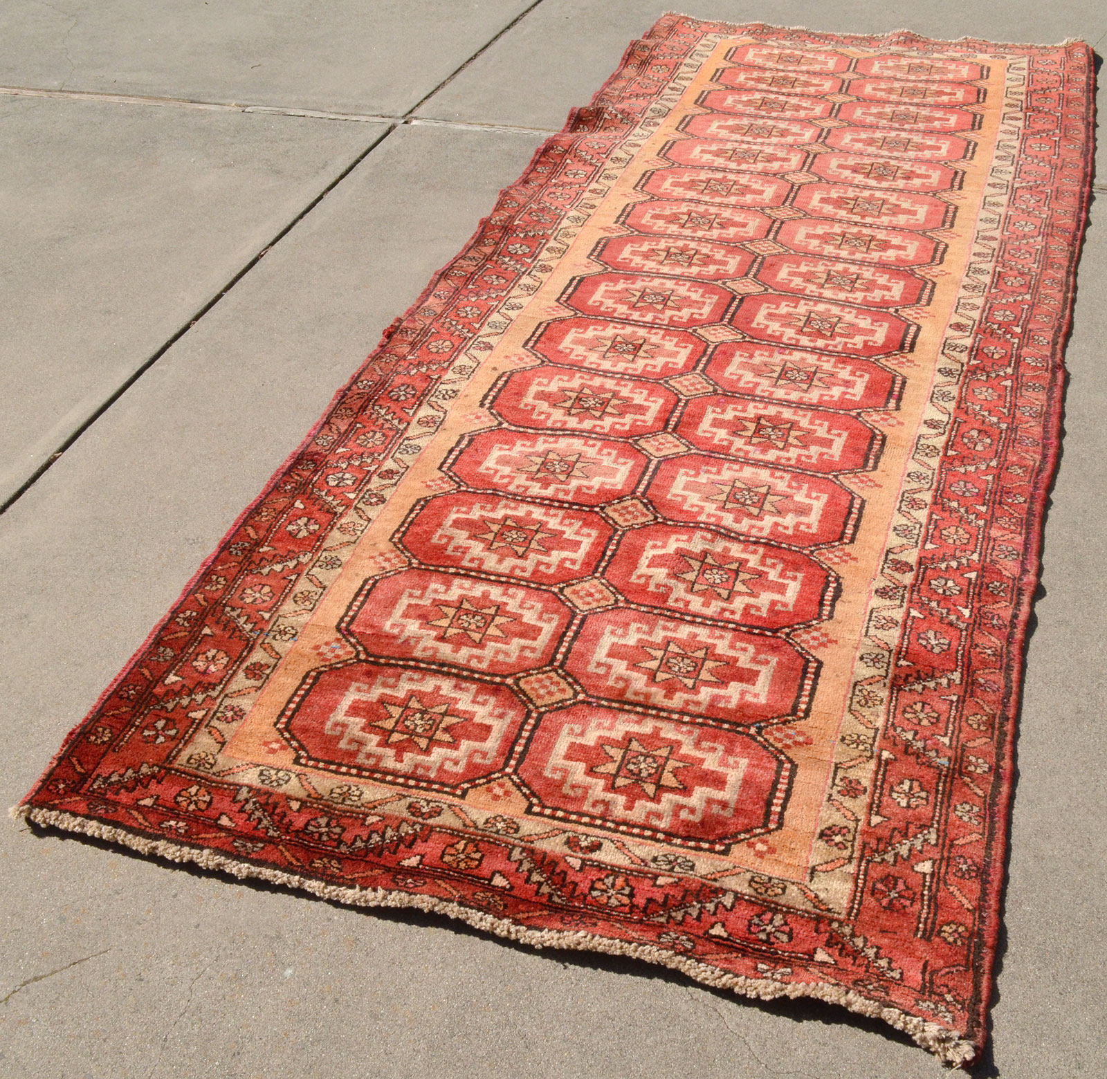 <a class="more-link" href="https://dingo.gallery/product/runner-shirvan-geometric-caucasian-rug-10-ft-3-in-by-4-ft/">Continue Reading →</a> SV0012_10-3x4_N21_04w