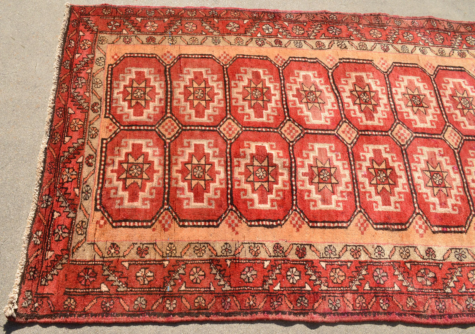<a class="more-link" href="https://dingo.gallery/product/runner-shirvan-geometric-caucasian-rug-10-ft-3-in-by-4-ft/">Continue Reading →</a> Shirvan Caucasian Persian geometric rug